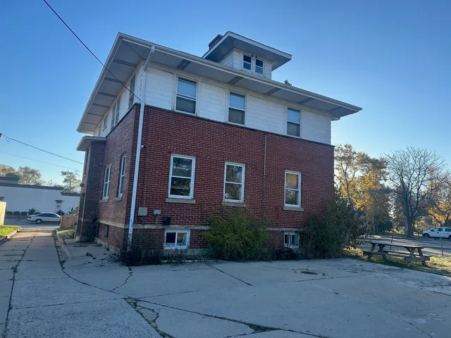 $1,950 | 6 South Monterey Avenue, Unit E, Villa Park, IL 60181