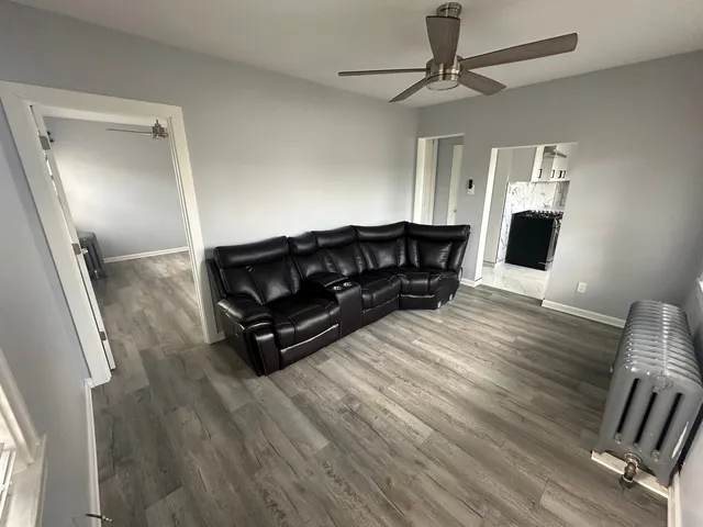 $1,950 | 6 South Monterey Avenue, Unit E, Villa Park, IL 60181