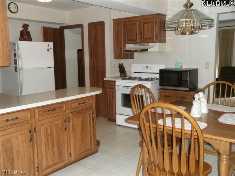 1830 Lorimer Road Cleveland, OH 44134 - Photo 7 of 24