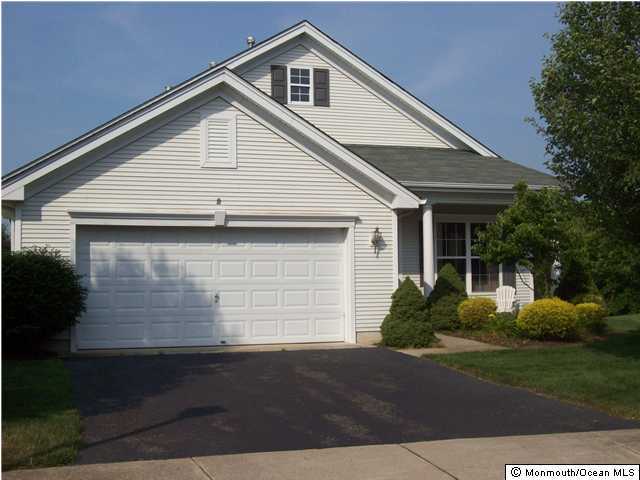 90 Silverside Road Lakewood, NJ 08701 - Photo 1 of 3 Primary Photo