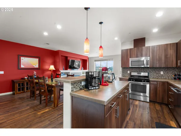 $359,000 | 7906 Northeast Miriam Way, Hillsboro, OR 97006