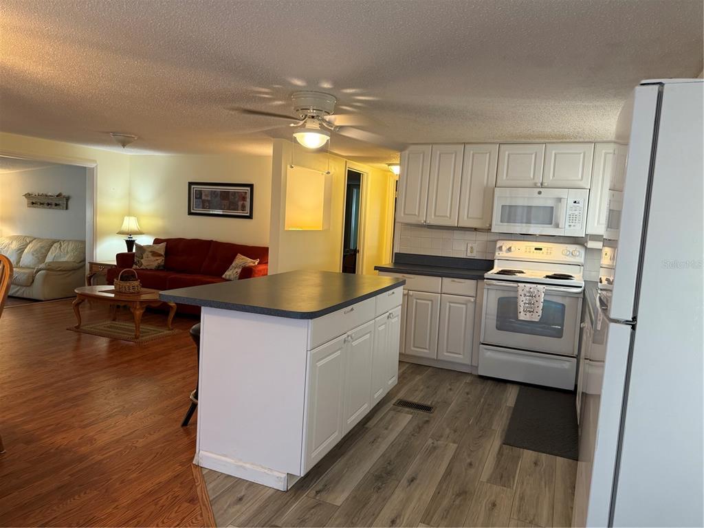 12112 Sara Street Brooksville, FL 34613 - Photo 9 of 41