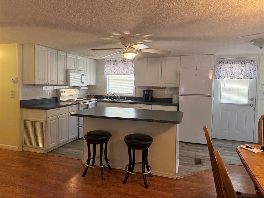 12112 Sara Street Brooksville, FL 34613 - Photo 10 of 41