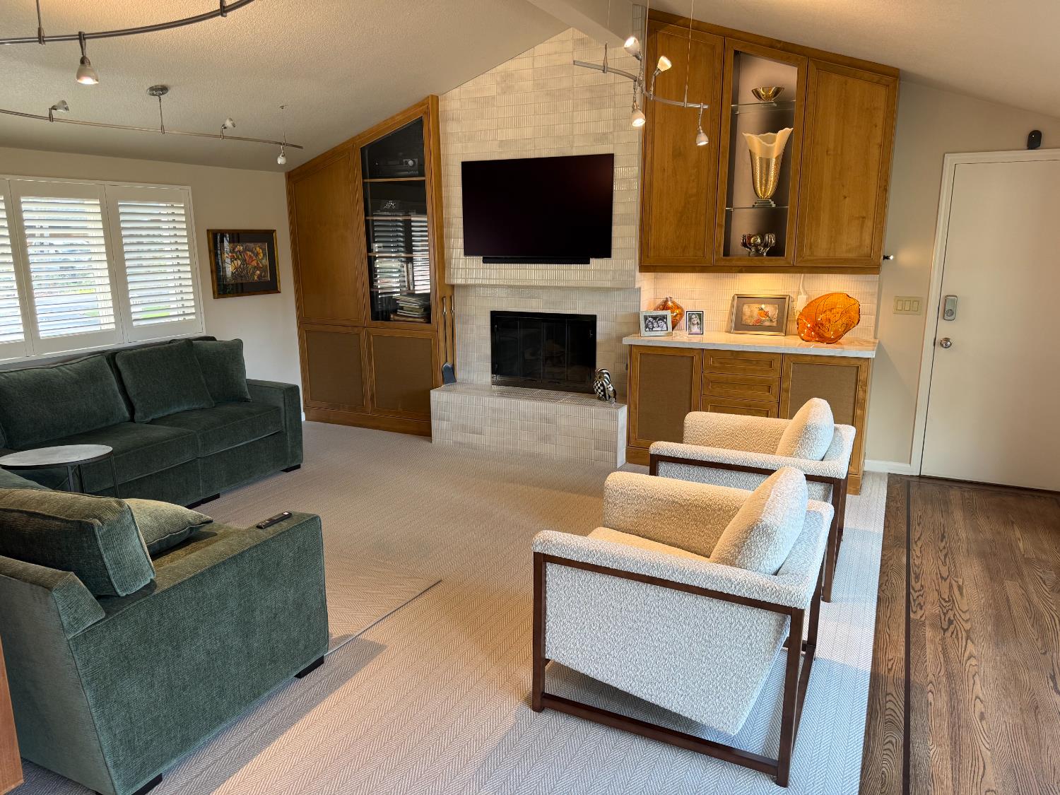 1625 Gary Way Carmichael, CA 95608 - Photo 5 of 49 a living room with furniture and a flat screen tv