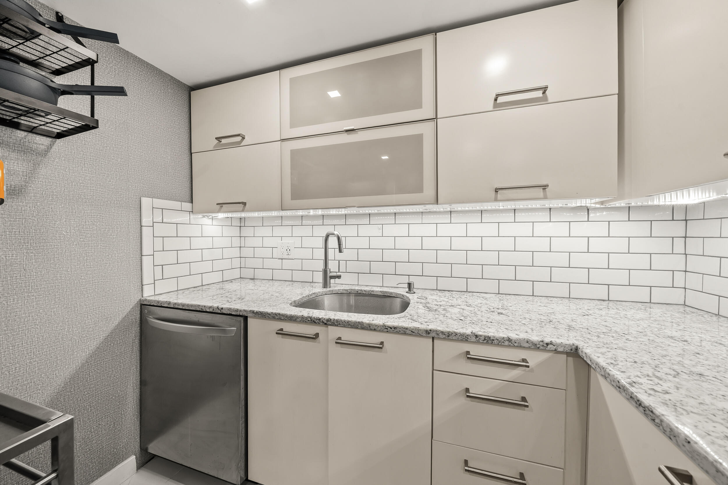 336 Golfview Road, Unit 614 North Palm Beach, FL 33408 - Photo 5 of 51 29-print-DSC09800