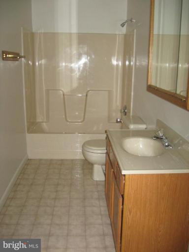 303 West 6th Avenue Ranson, WV 25438 - Photo 4 of 8 Bath #1