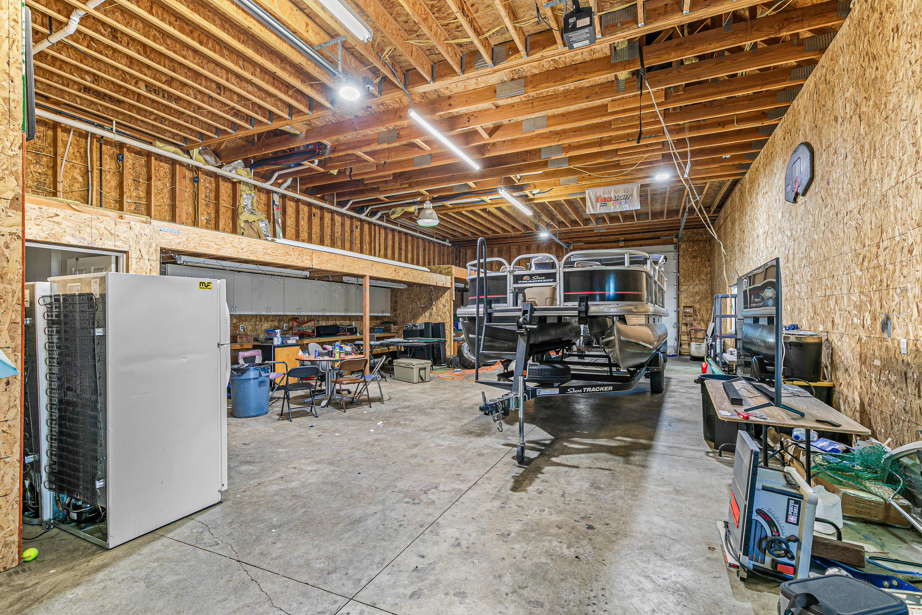 2631 Delta Waters Road Medford, OR 97504 - Photo 6 of 33 9R9A7234