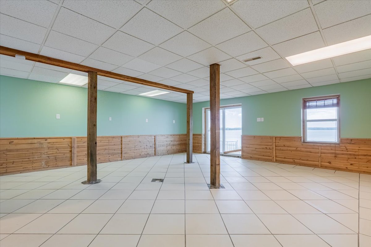 16032 North Portage Street Chillicothe, IL 61523 - Photo 20 of 34 a view of a hallway