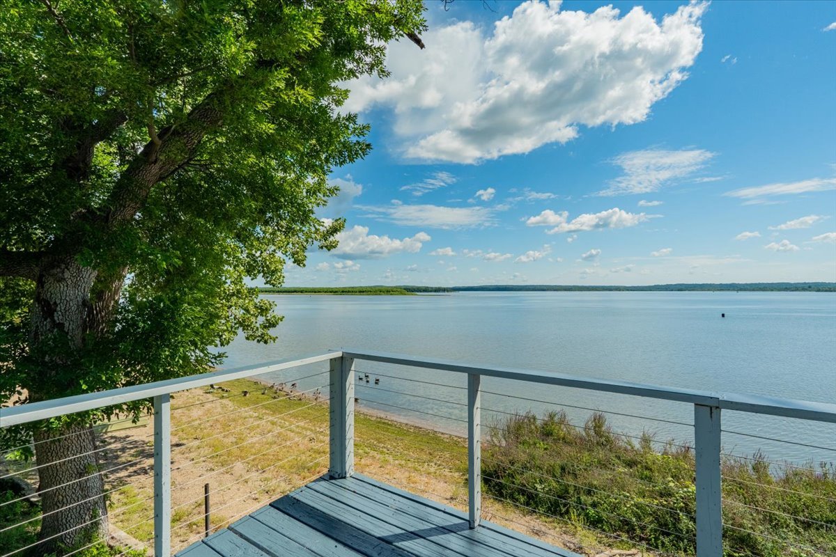 16032 North Portage Street Chillicothe, IL 61523 - Photo 26 of 34 a view of ocean from a balcony