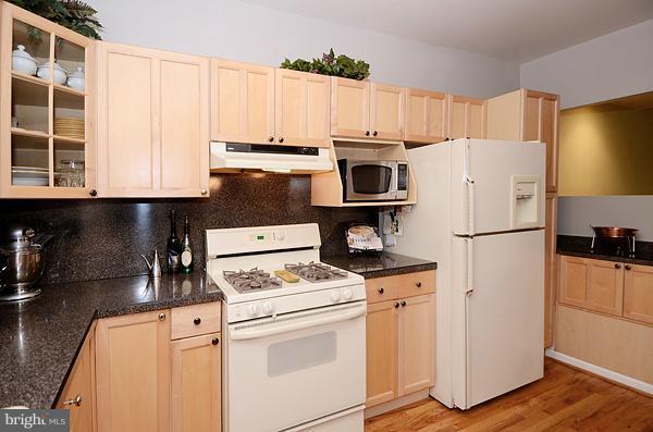 5219 Downing Road Baltimore, MD 21212 - Photo 6 of 24 Kitchen
