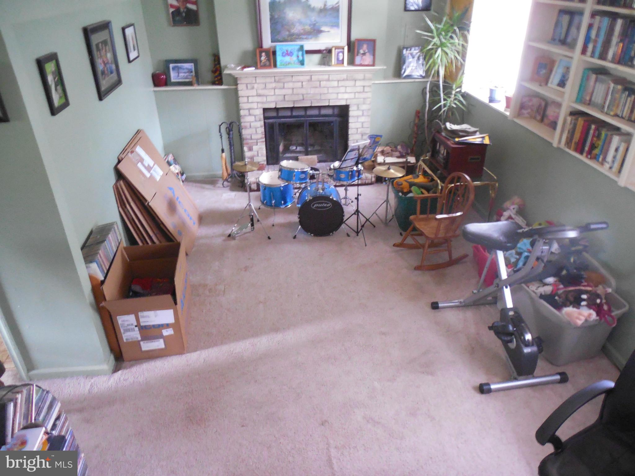 1336 Hillcrest Drive Frederick, MD 21703 - Photo 15 of 21 Living Room