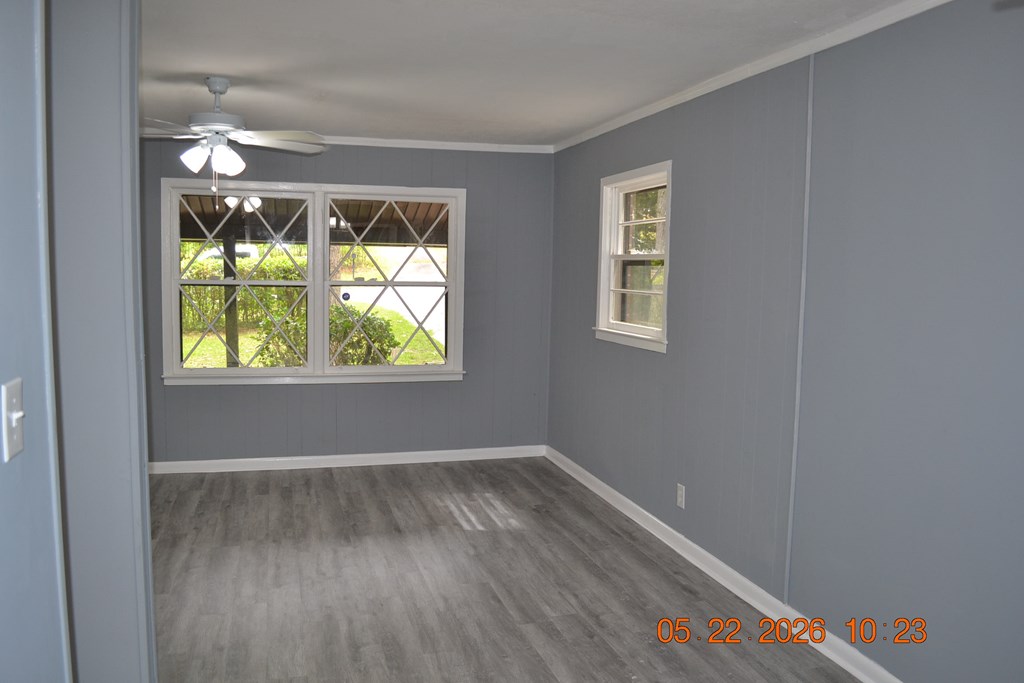 5552 Valleybrook Road Columbus, GA 31907 - Photo 4 of 27 an empty room with window