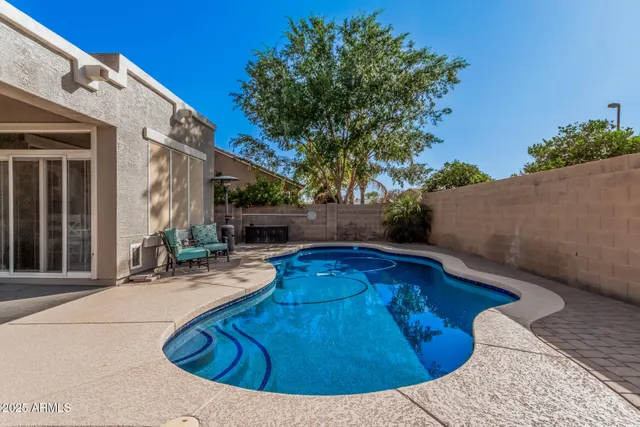$550,000 | 3904 South Sinova Avenue, Gilbert, AZ 85297