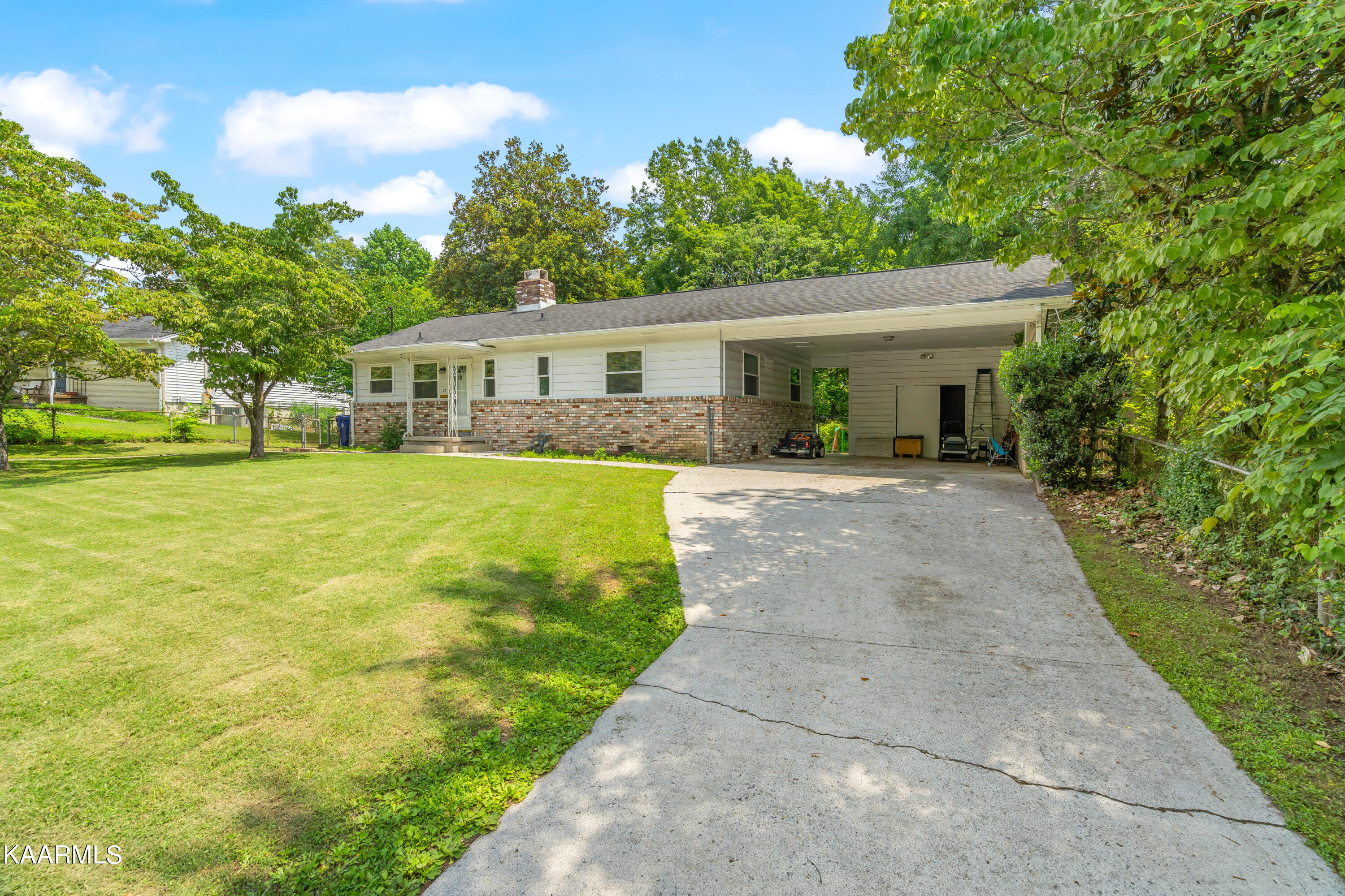 17 Outer Drive Oak Ridge, TN 37830 - Photo 3 of 20 17 Outer Drive-26