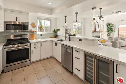 $995,000 | 3439 Keystone Avenue, Unit 1, Los Angeles, CA 90034