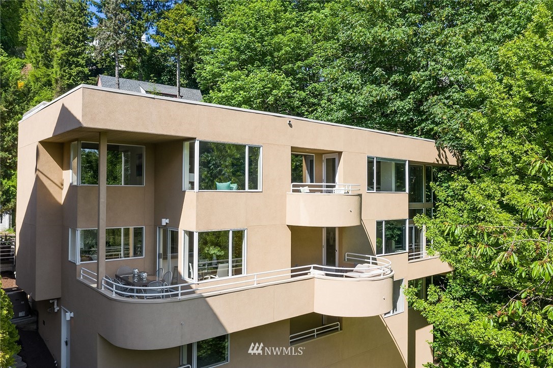 3501 East Terrace Street Seattle, WA 98122 - Photo 1 of 33