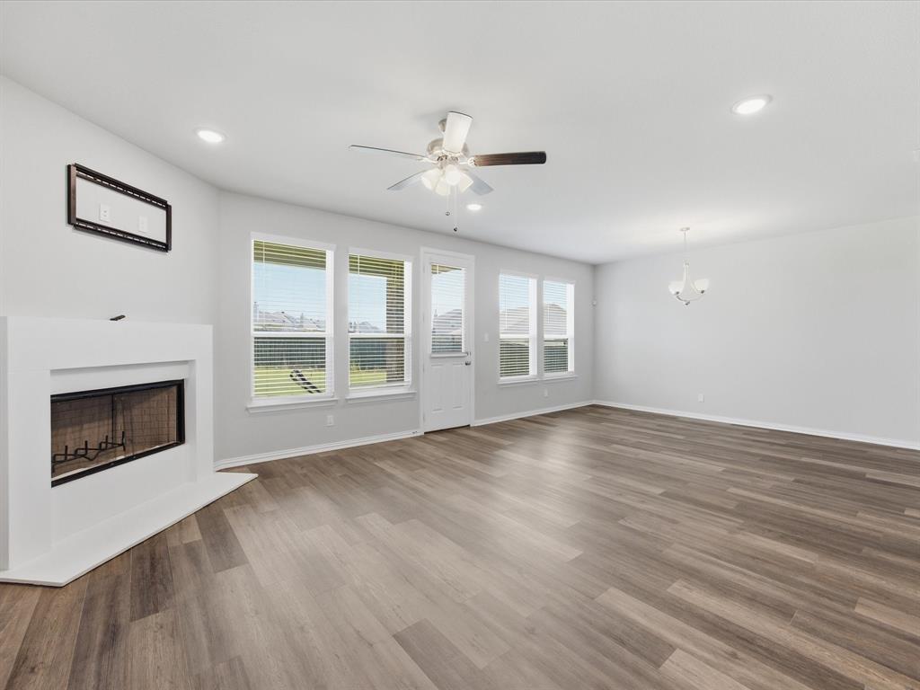 812 Taliaferro Trail Springtown, TX 76082 - Photo 7 of 33