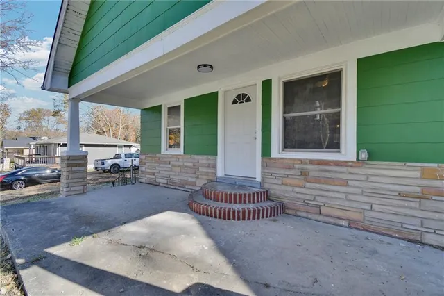 $210,000 | 2059 North 27th Street, Kansas City, KS 66104