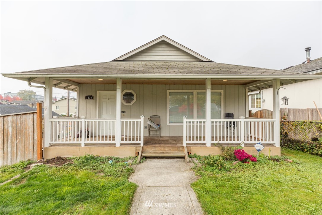 1230 Maple Street Everett, WA 98201 - Photo 3 of 13 Gallery Image 3