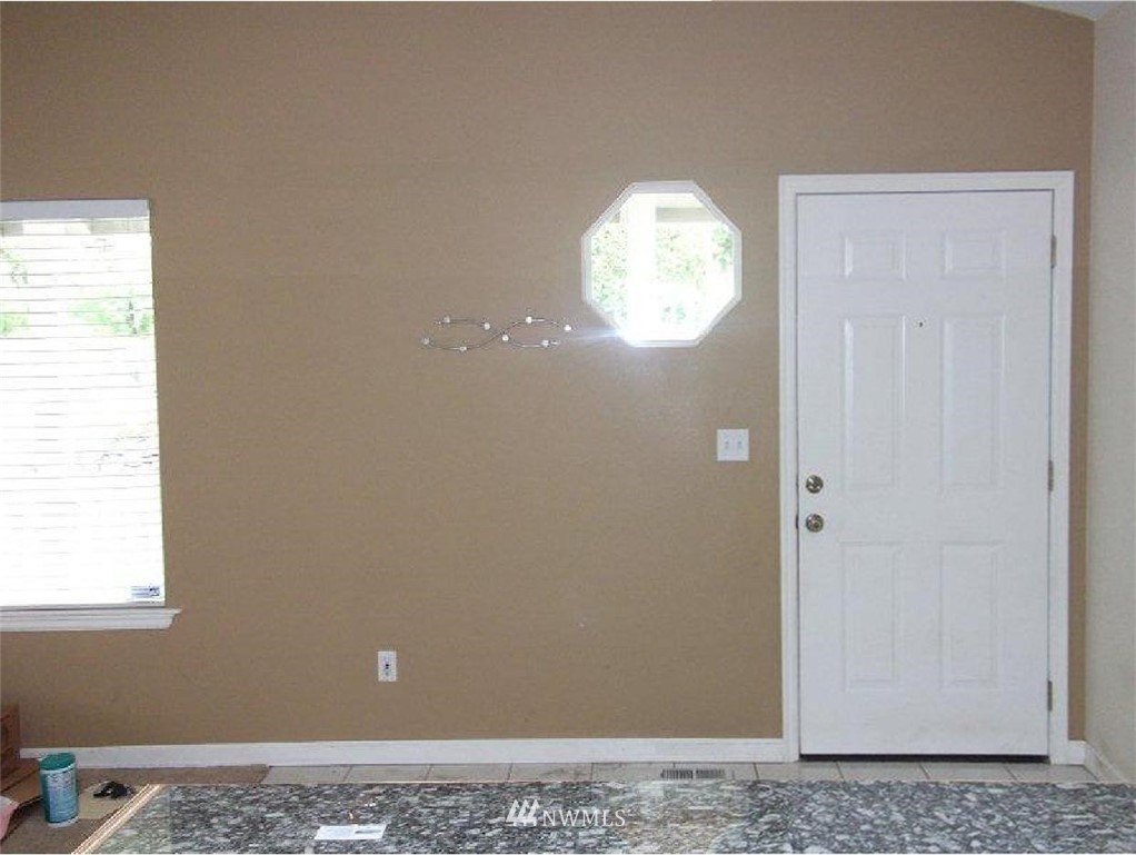 1230 Maple Street Everett, WA 98201 - Photo 5 of 13 Gallery Image 5