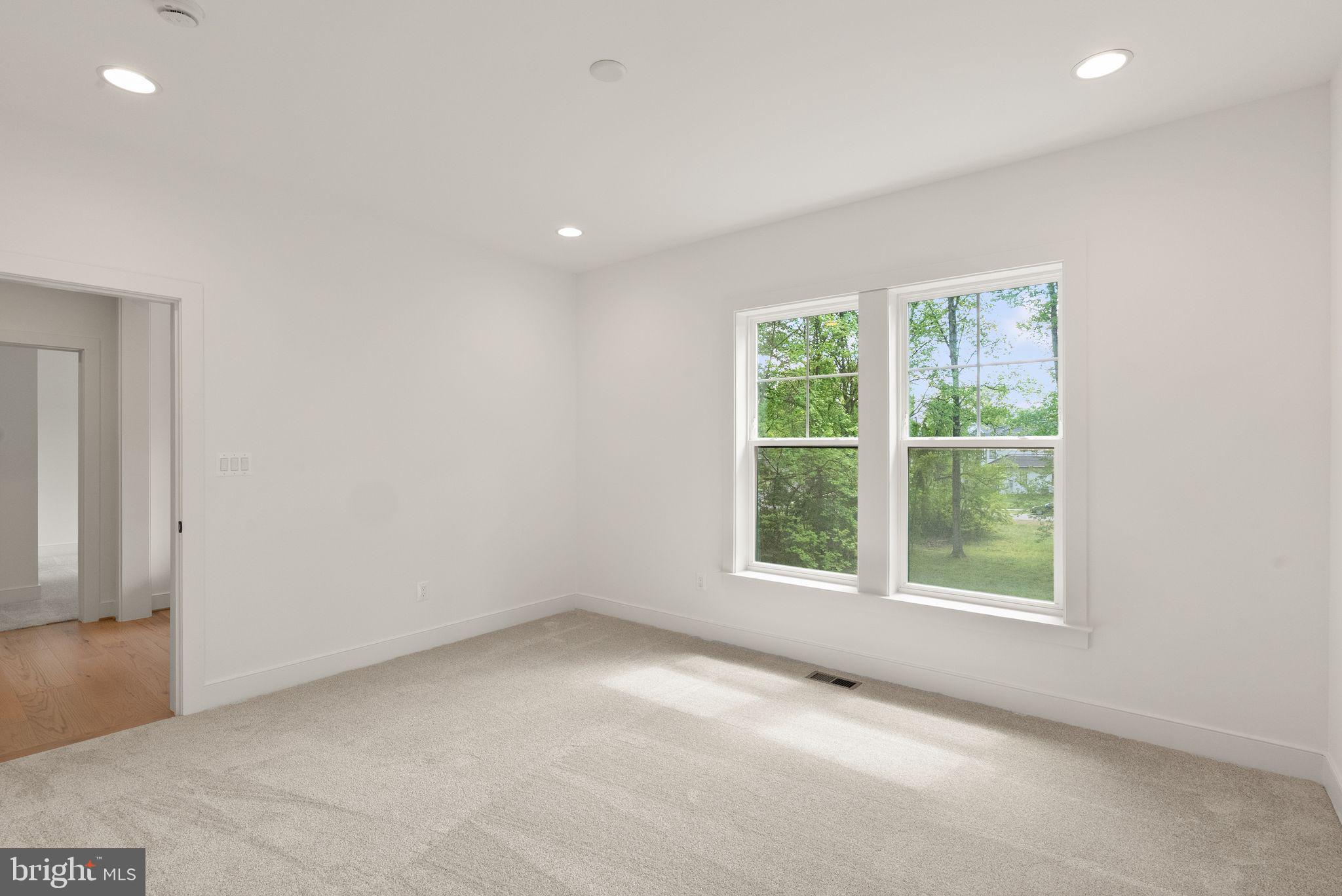 7215 Barnett Road Bethesda, MD 20817 - Photo 27 of 39 an empty room with a window