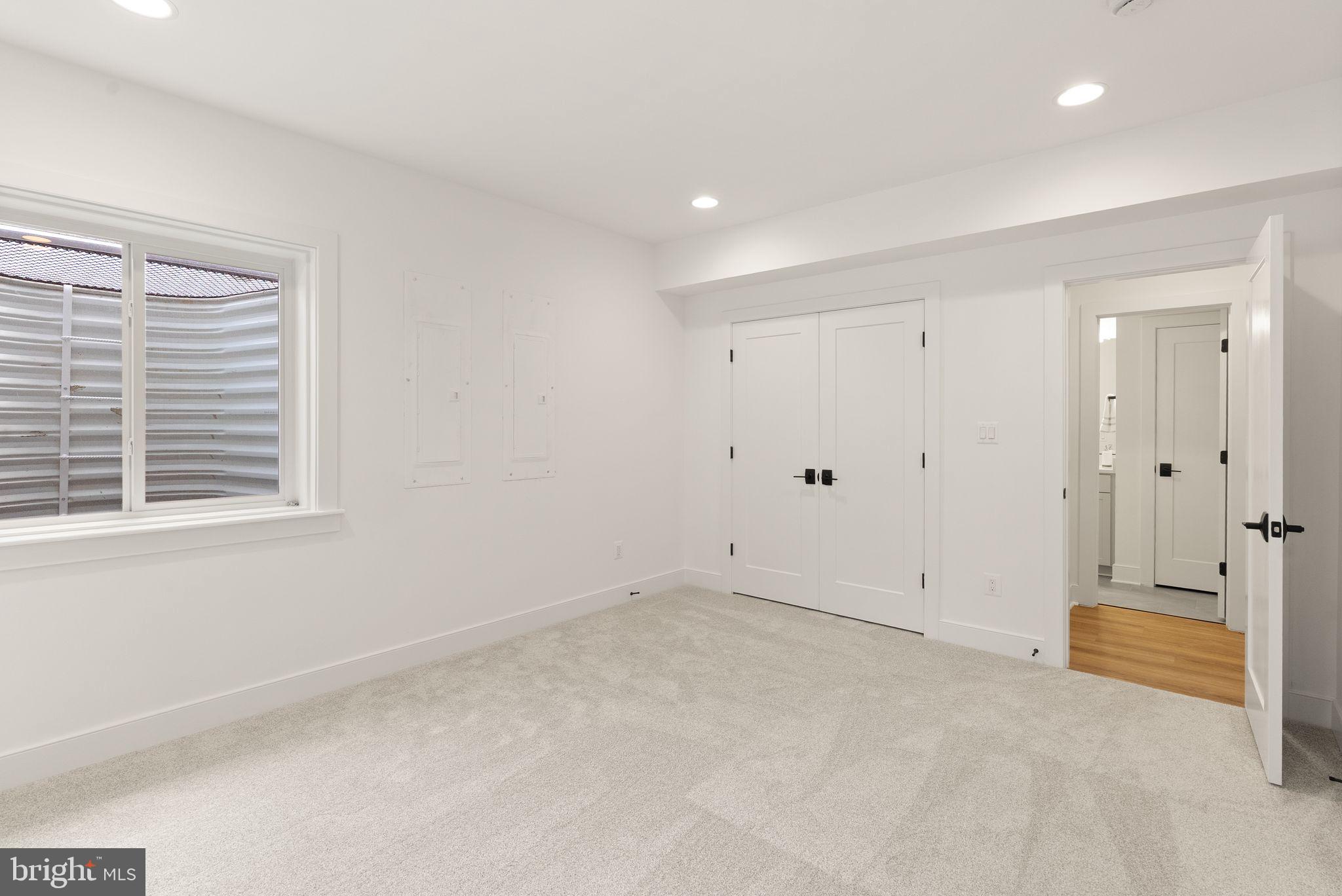 7215 Barnett Road Bethesda, MD 20817 - Photo 38 of 39 a view of room with window