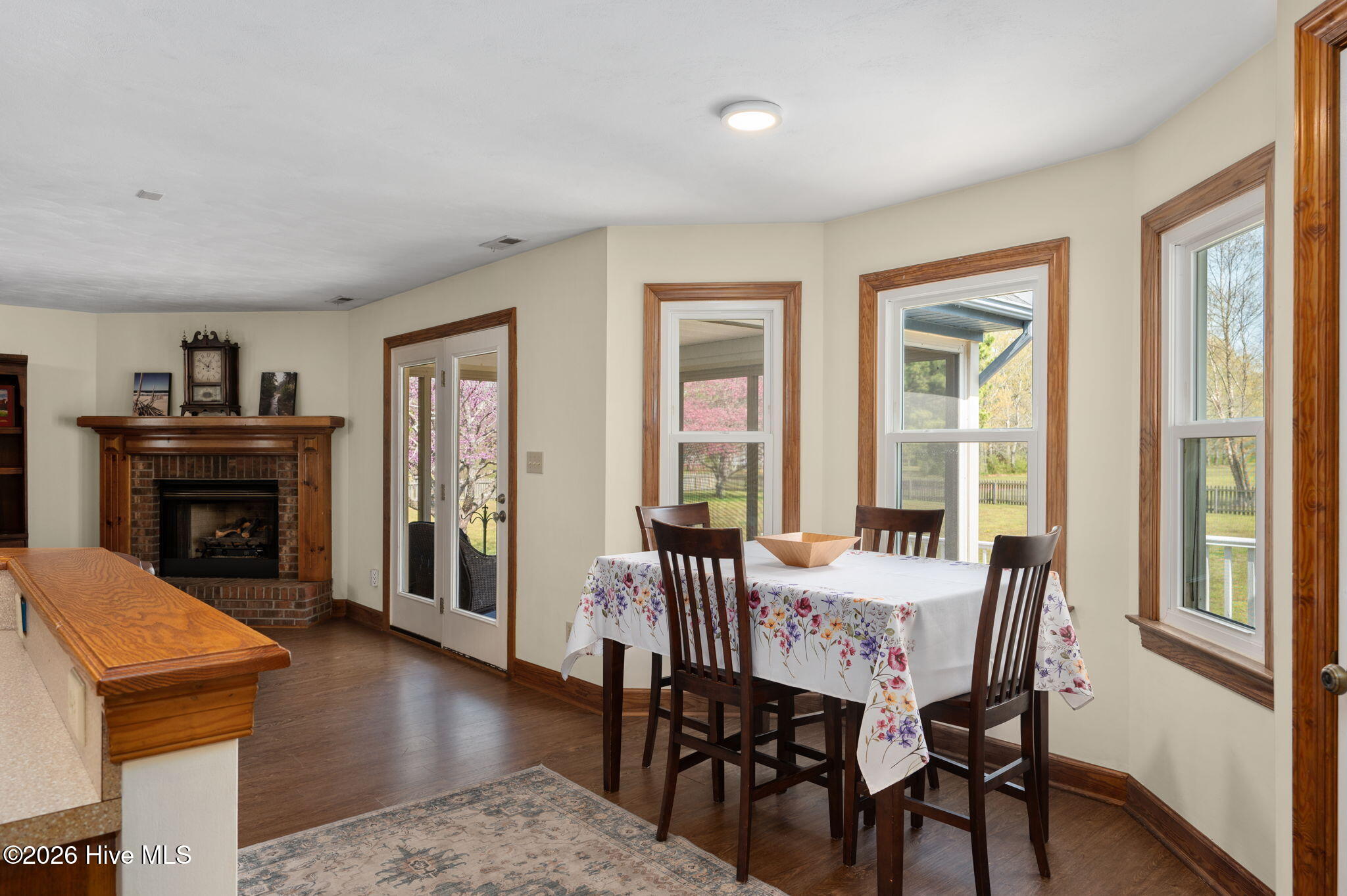 813 Puddin Ridge Road Moyock, NC 27958 - Photo 11 of 49 Cozy Kitchen for Coffee!