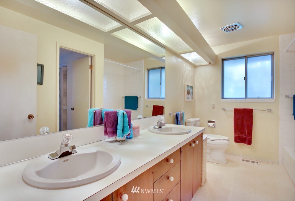 9029 Ridgeview Circle West University Place, WA 98466 - Photo 14 of 24 Gallery Image 14