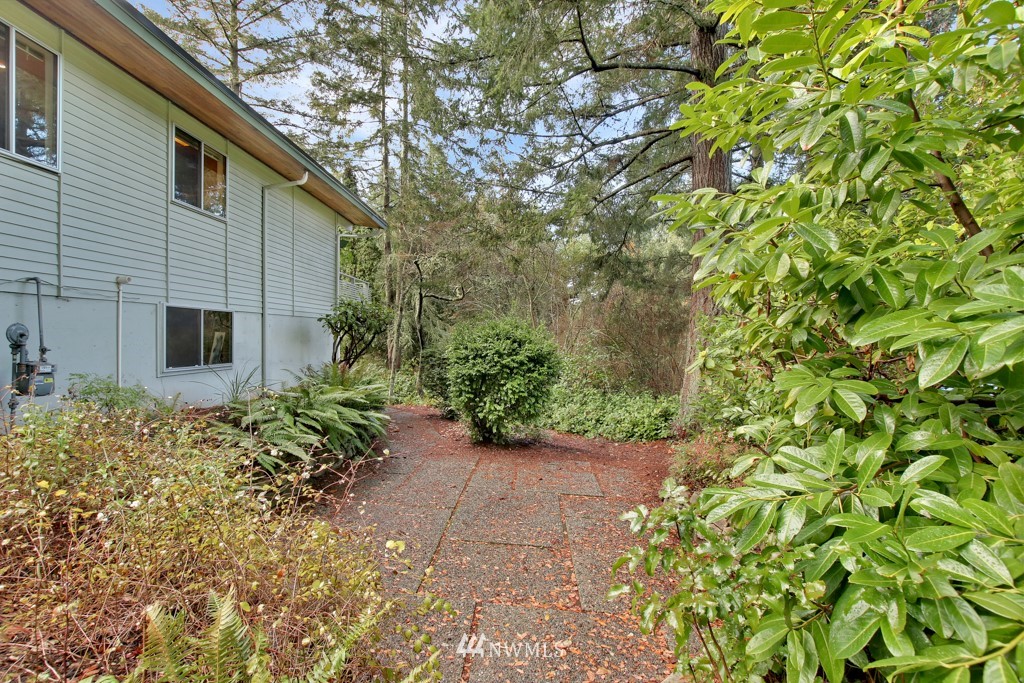 9029 Ridgeview Circle West University Place, WA 98466 - Photo 21 of 24 Gallery Image 21
