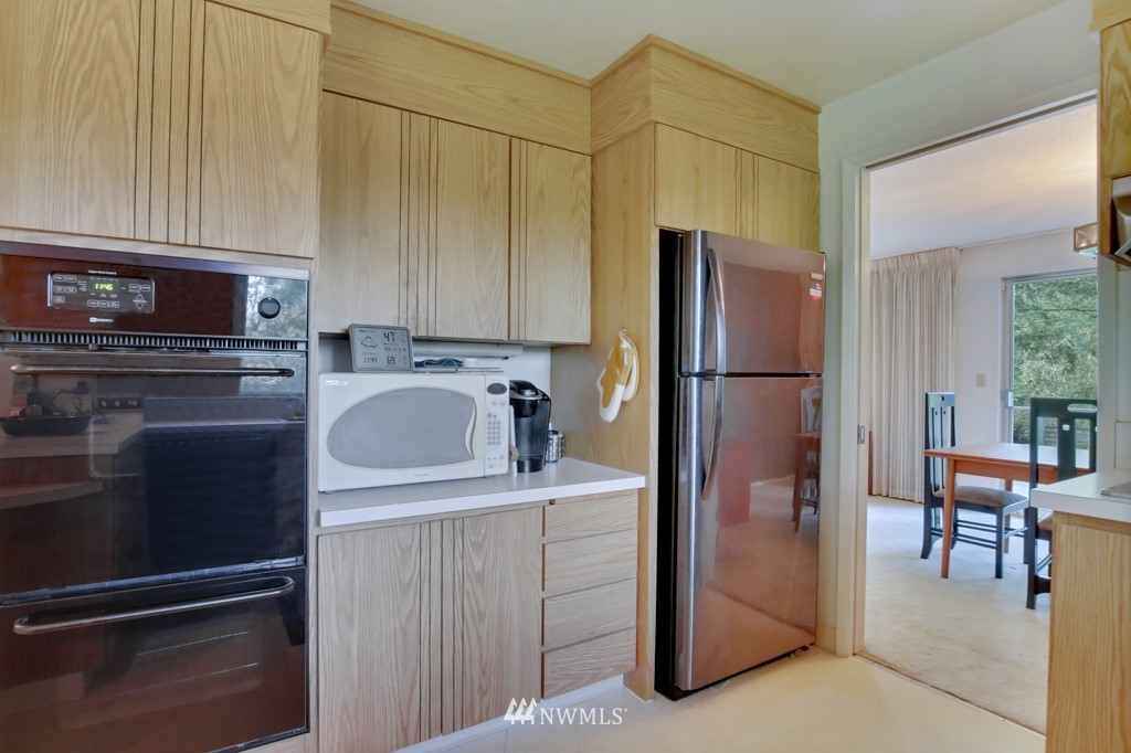 9029 Ridgeview Circle West University Place, WA 98466 - Photo 8 of 24 Gallery Image 8
