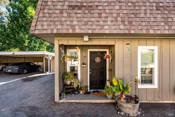 $1,350,000 | 133 Agua Caliente Road West, Sonoma, CA 95476