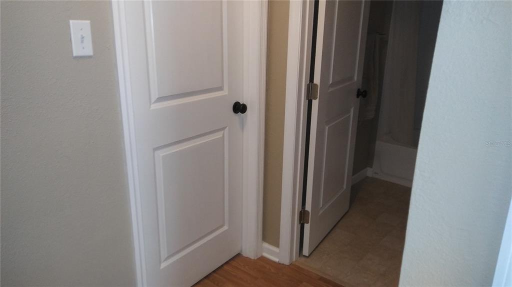 910 9th Avenue Southwest Largo, FL 33770 - Photo 18 of 38