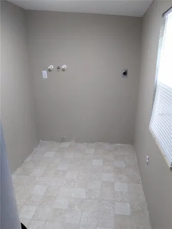 $2,300 | 910 9th Avenue Southwest, Largo, FL 33770