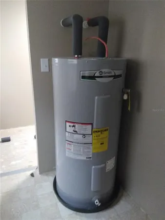 $2,300 | 910 9th Avenue Southwest, Largo, FL 33770