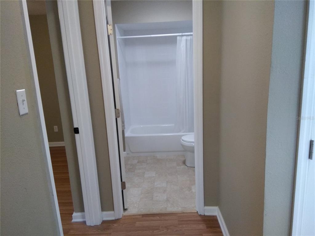 910 9th Avenue Southwest Largo, FL 33770 - Photo 25 of 38