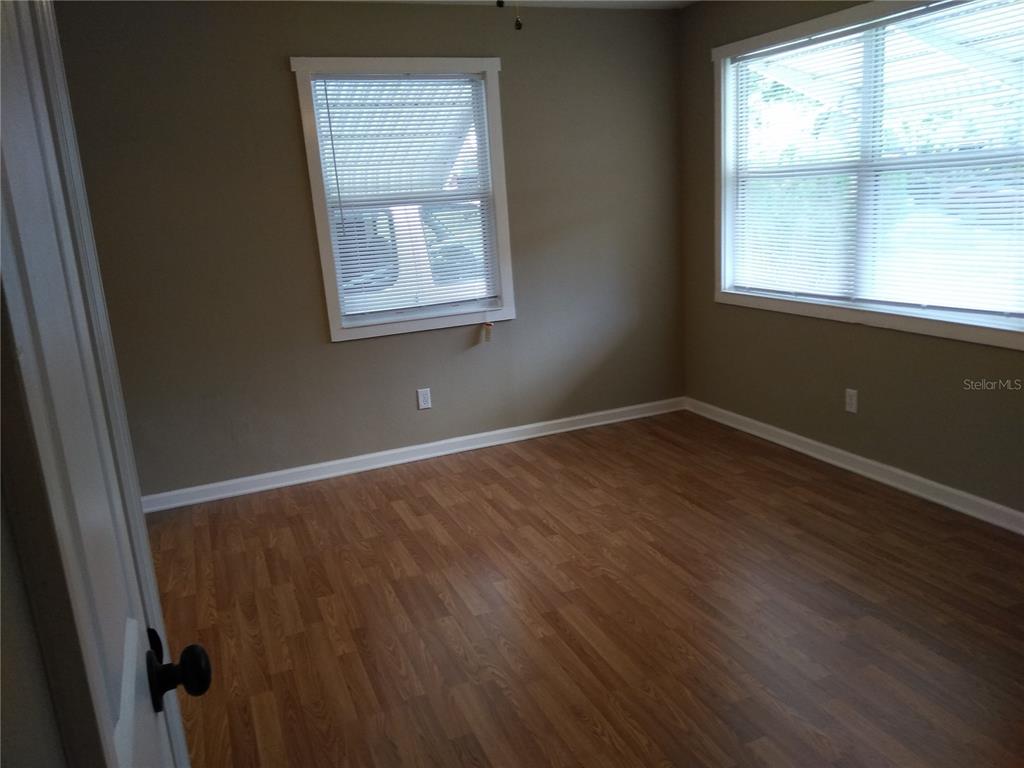 910 9th Avenue Southwest Largo, FL 33770 - Photo 28 of 38