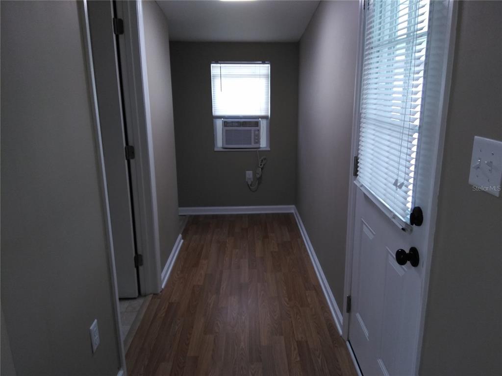 910 9th Avenue Southwest Largo, FL 33770 - Photo 31 of 38