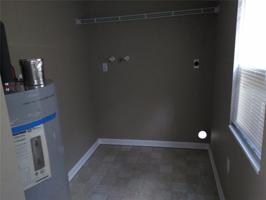 910 9th Avenue Southwest Largo, FL 33770 - Photo 33 of 38