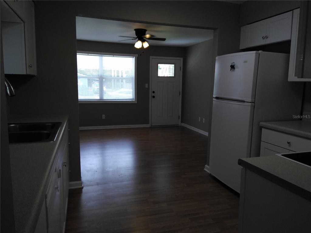 910 9th Avenue Southwest Largo, FL 33770 - Photo 34 of 38