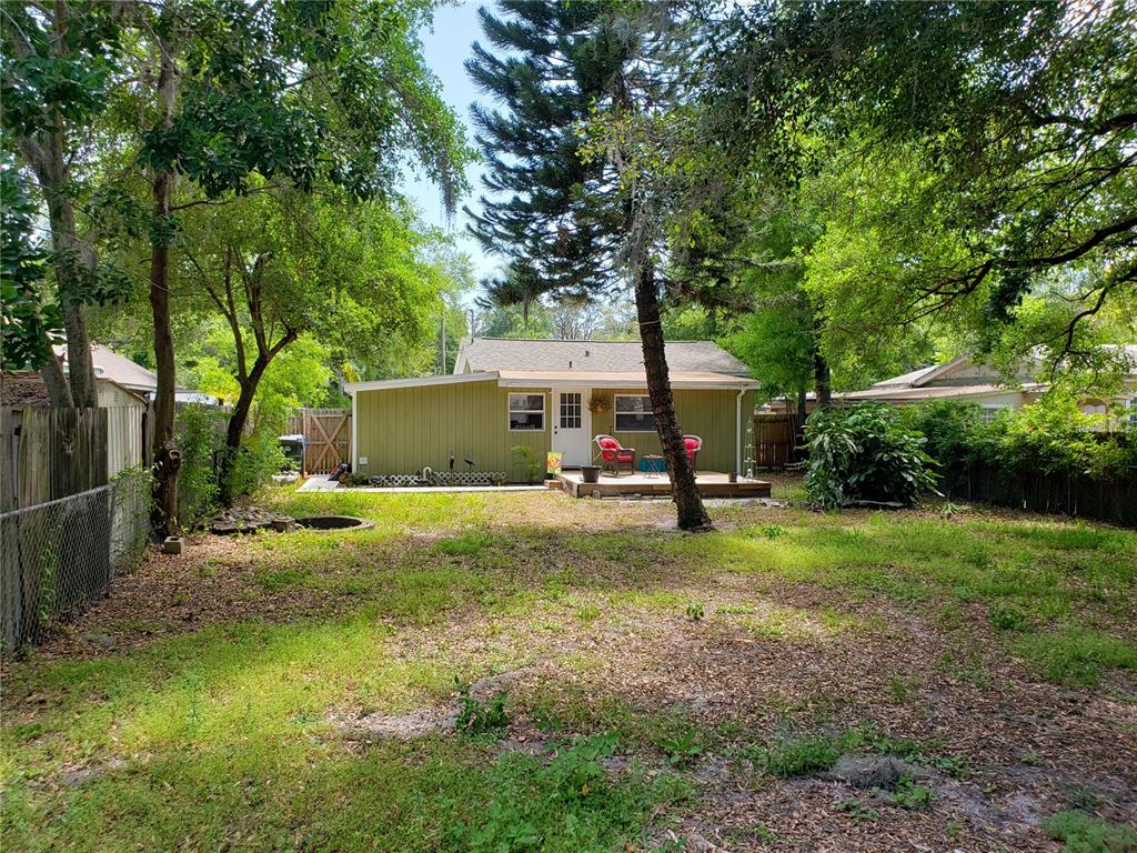 910 9th Avenue Southwest Largo, FL 33770 - Photo 4 of 38