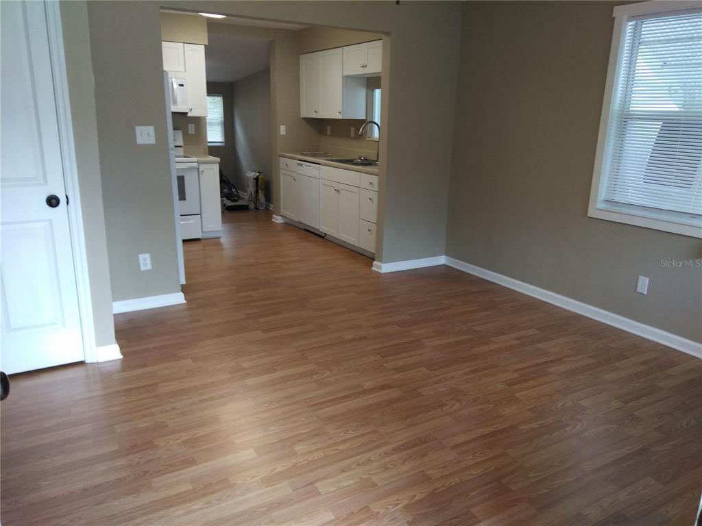 910 9th Avenue Southwest Largo, FL 33770 - Photo 6 of 38