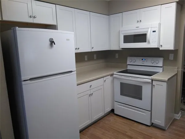 $2,300 | 910 9th Avenue Southwest, Largo, FL 33770