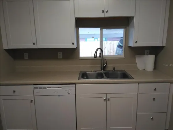 $2,300 | 910 9th Avenue Southwest, Largo, FL 33770