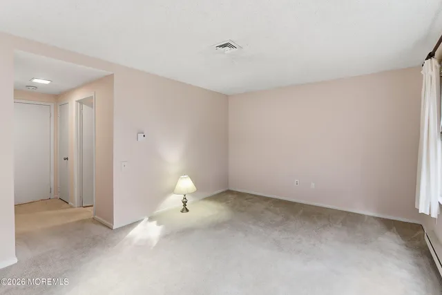 $339,900 | 412 C Oxford Lane, Unit 412C, Monroe Township, NJ 08831