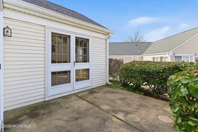 $339,900 | 412 C Oxford Lane, Unit 412C, Monroe Township, NJ 08831