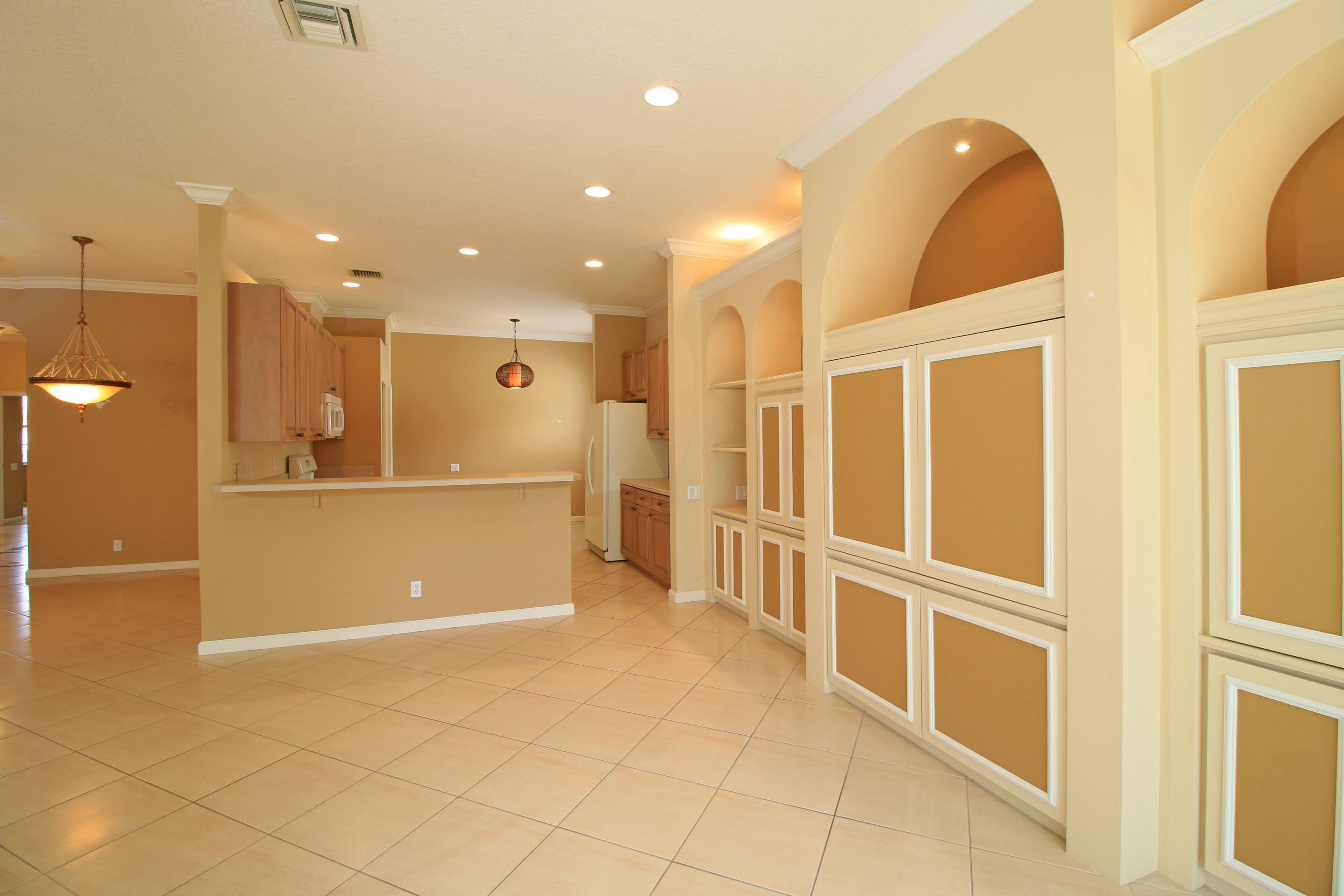 337 Springview Loop Port St. Lucie, FL 34986 - Photo 19 of 48 Built in to Kitchen