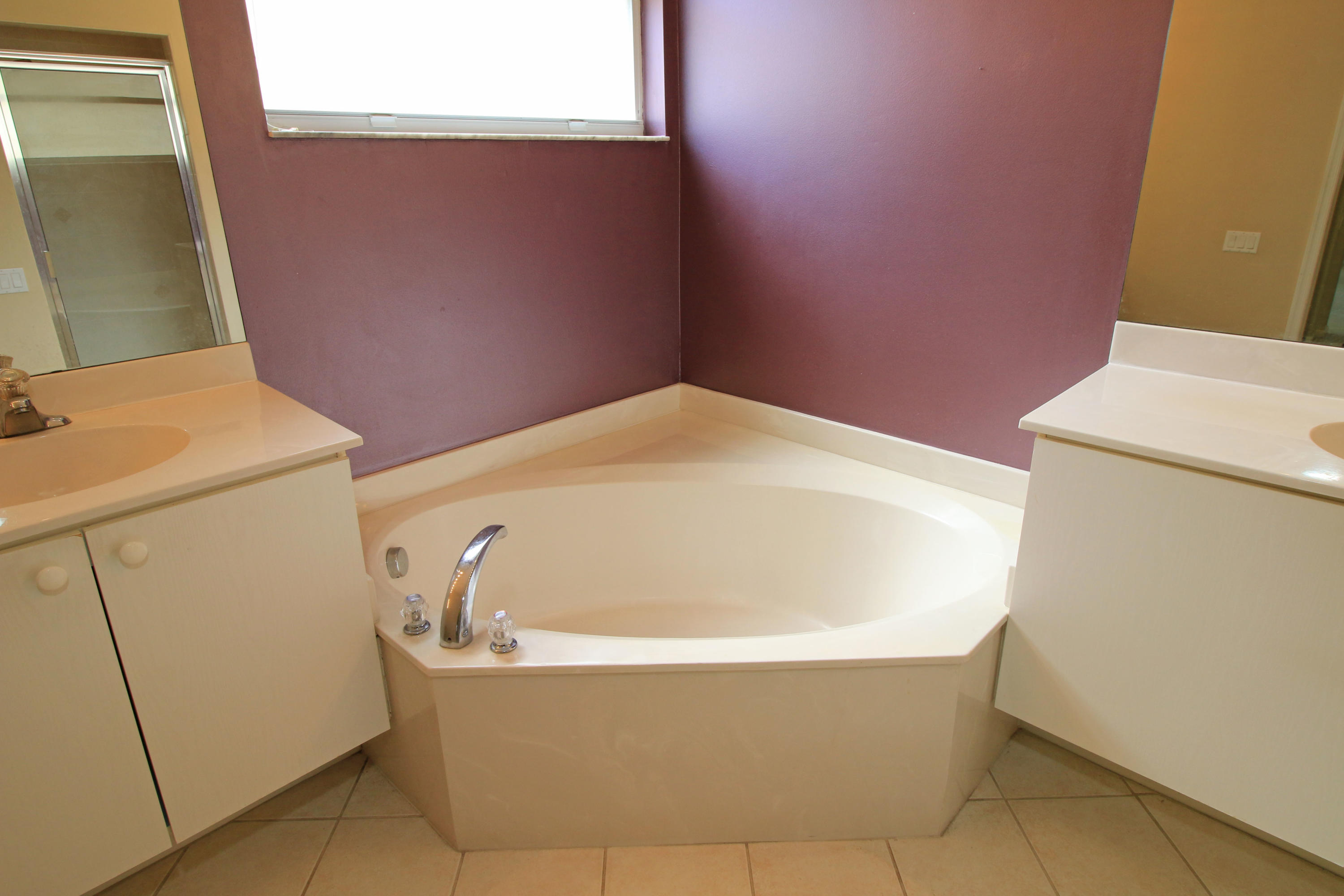 337 Springview Loop Port St. Lucie, FL 34986 - Photo 35 of 48 Master Bath Tub
