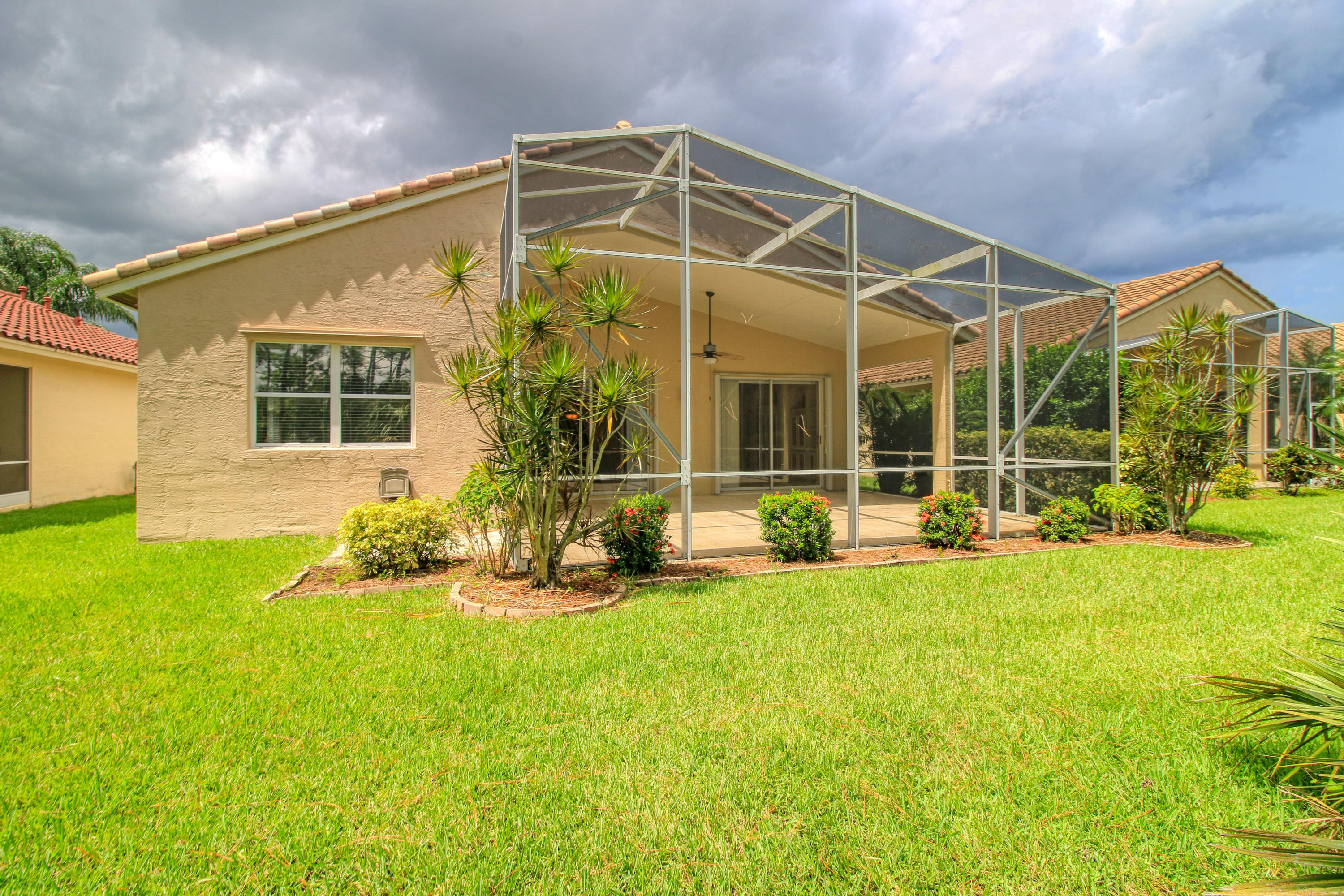 337 Springview Loop Port St. Lucie, FL 34986 - Photo 7 of 48 Back Yard Cage