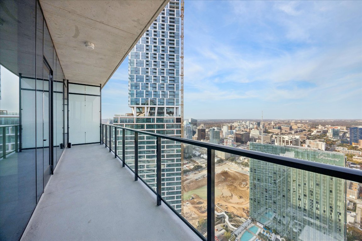 610 Davis Street, Unit 5007 Austin, TX 78701 - Photo 12 of 33 Balcony off of Living area with a city view
