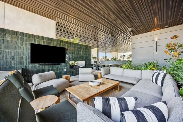 $8,999 | 610 Davis Street, Unit 5007, Austin, TX 78701